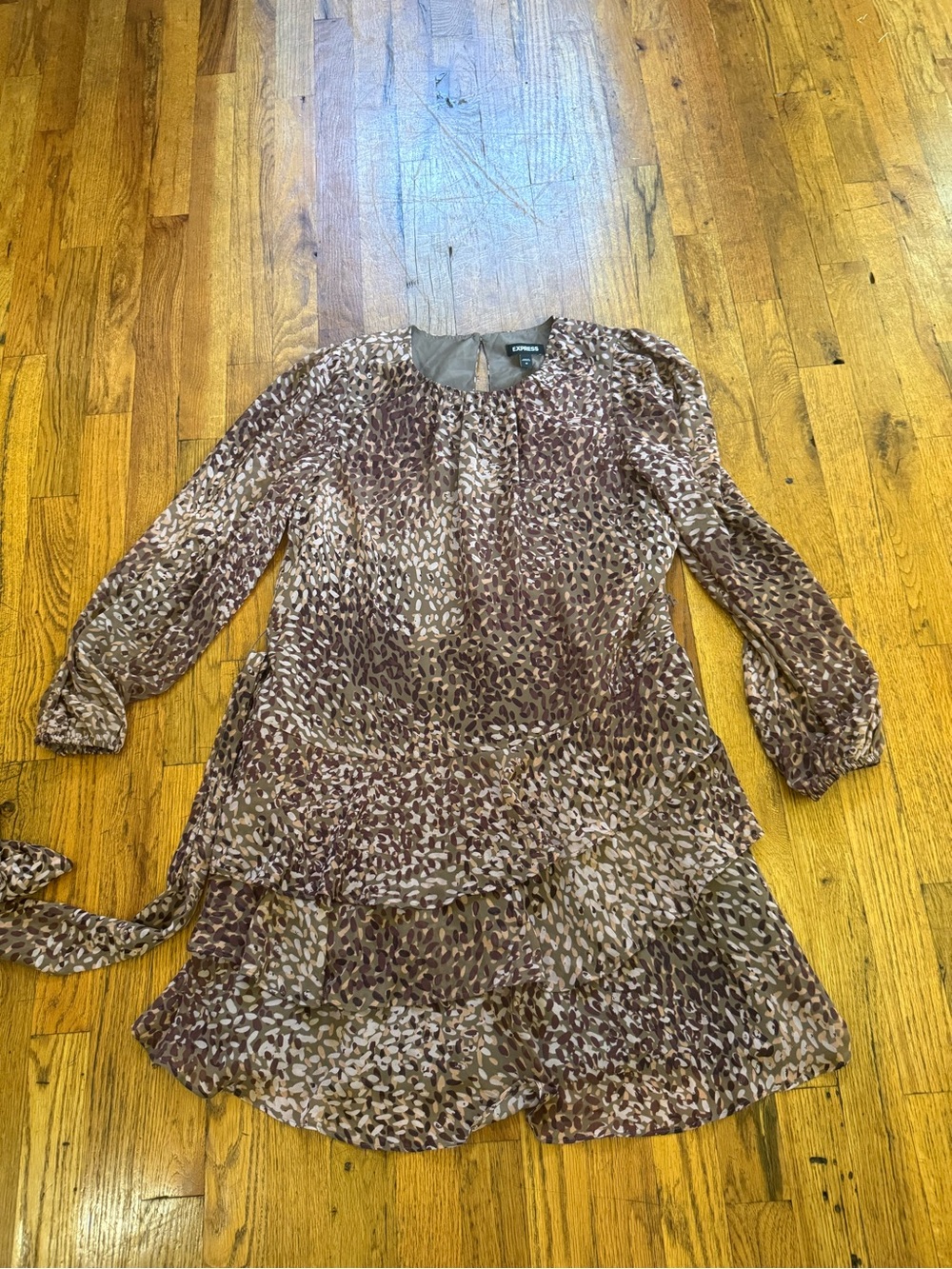 Express Brown & Cream Long-Sleeve Tiered Dress